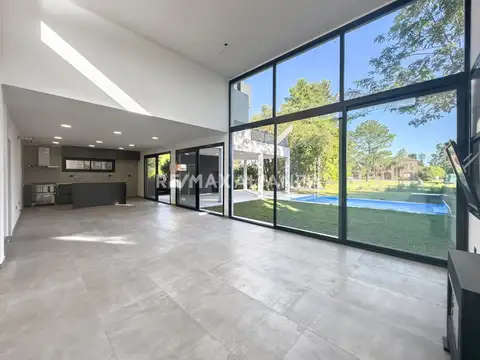 Casa en Venta en El Ombu, USD 310.000