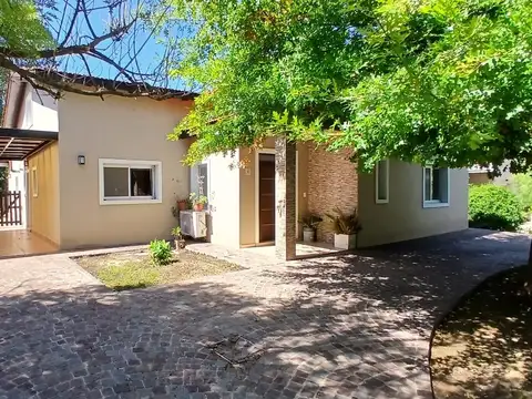 Hermosa Casa en Alquiler. Barrio "LA BARRA", Maschwitz.
