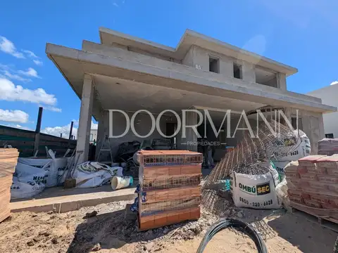 Casa en venta 4 habitaciones Carpinchos nordelta
