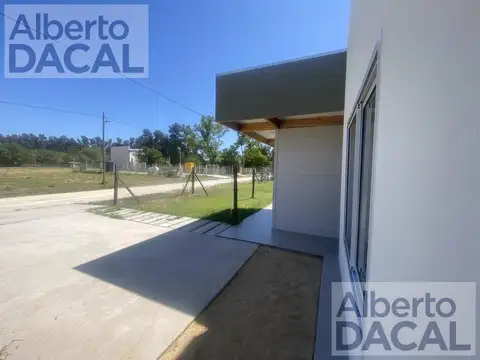 Casa a estrenar en barrio cerrado Garden sobre ruta 36 altura Arturo Segui