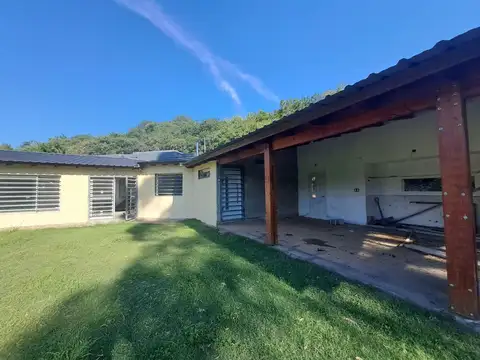 Casa 6 ambientes con 1 baño