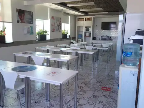 Oficina en Alquiler al Este