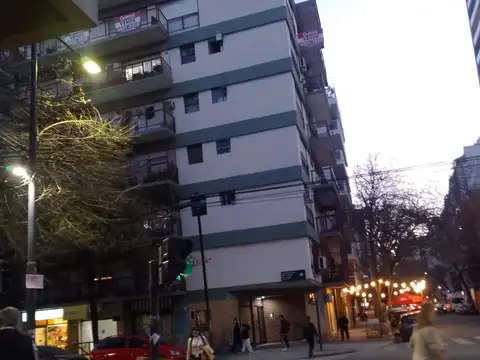 Excelente ubicación, zona outlets 70 m2. Velazco casi Gurruchaga apto todo rubro. Dueño directo