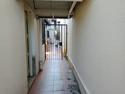 Hermoso PH al fondo de 2 amb. con gran parque