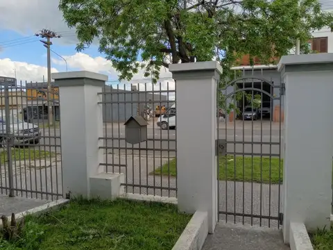 Av. Del Valle 200
