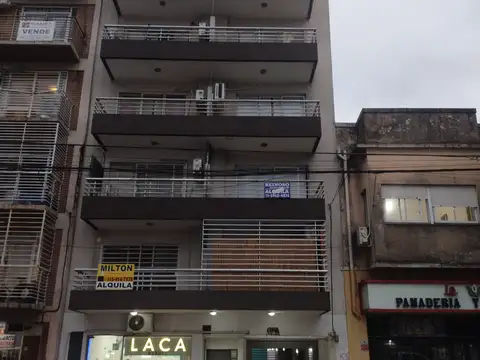 VENTA DEPTO 1AMB C/PATIO, VILLA LURO, RIVADAVIA AL 10.500