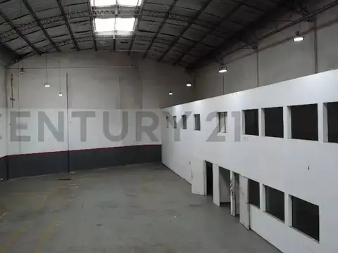 Galpon en Alquiler 17  mts Frente