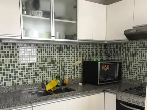 EXCELENTE PH  A MEJORAR DE 2 AMB BAJAS  EXPENSAS PATIO AMPLIO DE 50 MTS  - BUEN ESTADO