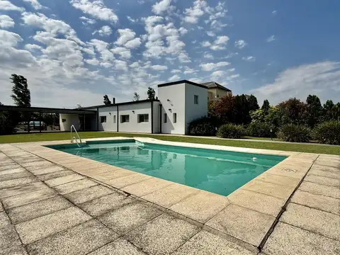 La Carolina Golf Country Club  - Casa de 3 dormitorios en Piñero en venta