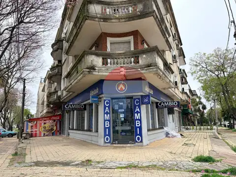 LOCAL EN VENTA SOBRE BV ARTIGAS, BRAZO ORIENTAL