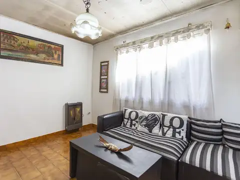 Casa en Venta con 1 cochera