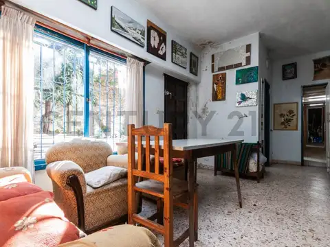 VENTA CASA EN BLOQUE EN QUILMES CON COCHERA.