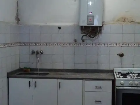 Departamento t/Casa a la Venta, en FLORESTA
