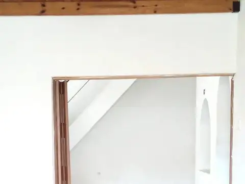 Depto Tipo Casa en Venta en Versalles, USD 109.000