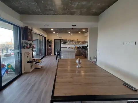 VENTA CASA 4 AMB. PILETA COHERAS PARRILLA LA PLATA