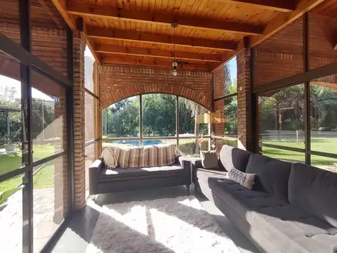 Casa en Venta con 5 cocheras