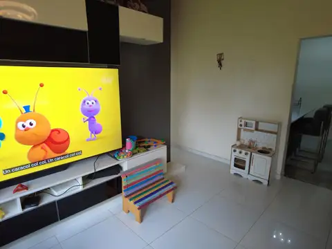 Casa en Alquiler con 1 cochera