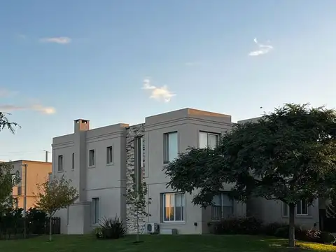 Casa en Alquiler Temporal de 4 dormitorios