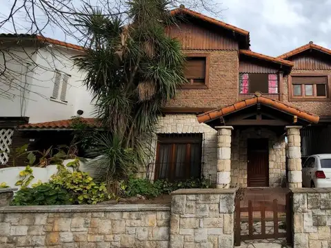 CHALET DE 2 PLANTAS EN LOTE DE 314 M2 (RETASADO)