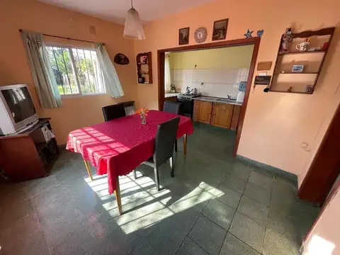 Casa en Venta con 3 cocheras
