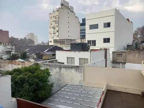 3 Ambientes con balcon en excelente estado