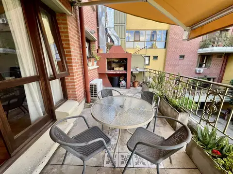 Venta – 4 ambientes – Triplex – Colegiales – Terraza con parrilla, 2 cocheras y amenities