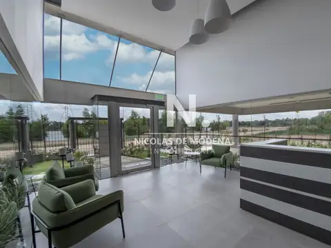 Venta Luminoso Apartamento de 2 Dormitorios Frente al Lago. Barra de Carrasco