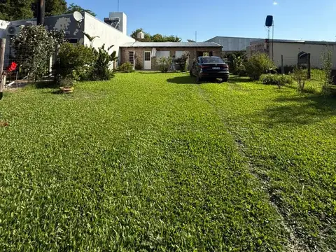 CASA QUINTA C/PILETA - 4 DORM - ARROYO AGUIAR