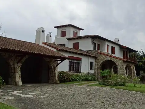 Casa 5 ambientes con 3 baños