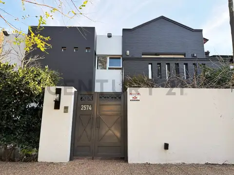 Casa en Venta en Manuel B Gonnet, USD 550.000