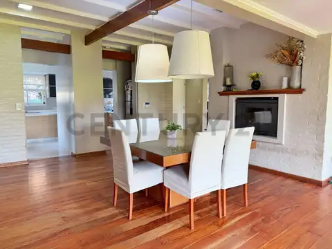 Imperdible Propiedad en Gonnet. Confort, Calidad y Ubicación Privilegiada.