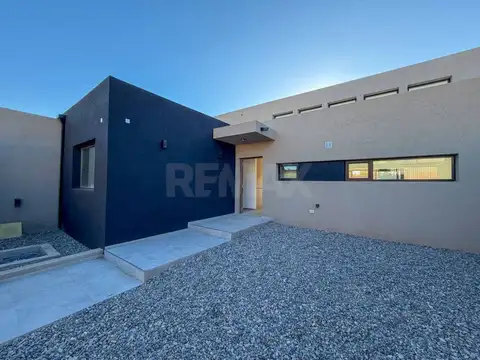CASA EN VENTA 2 DORMITORIOS | CONFLUENCIA