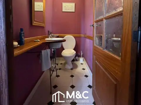 Casa 6 ambientes con 4 baños