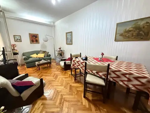 Bartolome Mitre 2000, Piso 5