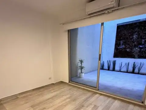 SALGUERO 900, VENTA DEPARTAMENTO DE UN AMBIENTE CON PATIO