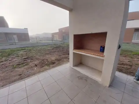 Casa en Alquiler 1 año