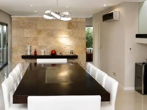 Casa en Alquiler de 4 dormitorios
