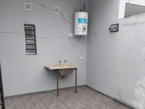 Depto Tipo Casa 2 ambientes con 1 baño