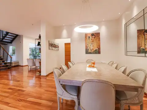 Casa 7 ambientes con 3 baños