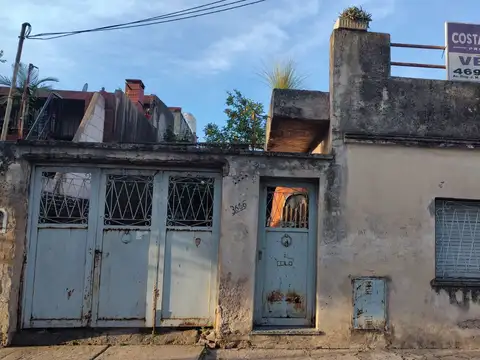 Terreno de 225m² (8,66 X 26) con casa de 3 ambientes a refaccionar