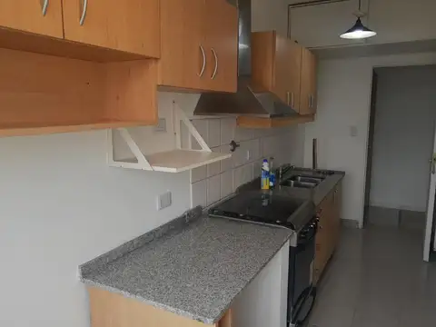 EXCELENTE 3 AMB CON COCHERA, COCINA INDEP., BALCON CON CERRAMIENTO