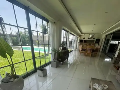 Quinta en Venta en Mercedes, USD 200.000