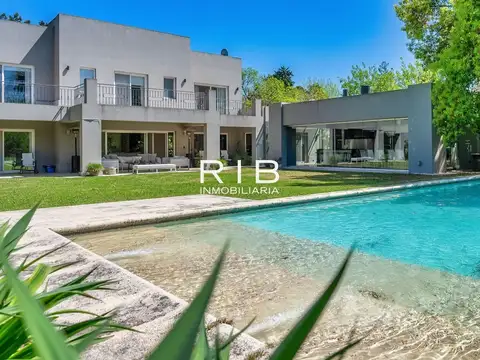 Excelente Propiedad con detalles de categoría