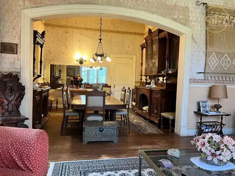 Casa en Venta con 4 cocheras