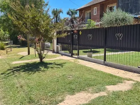 Casa en Venta con 4 cocheras