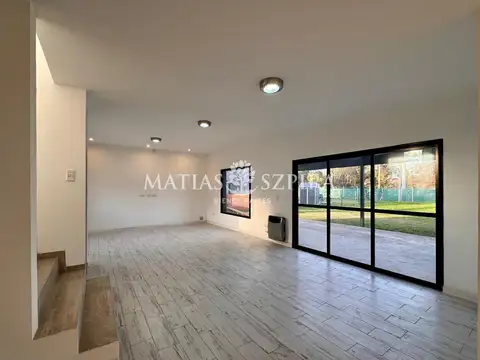 Casa 4 ambientes con 2 baños