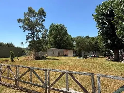CASA BRANDSEN BARRIO LAS ACACIAS AMPLIO TERRENO