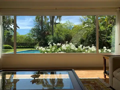 Casa 6 ambientes con 5 baños