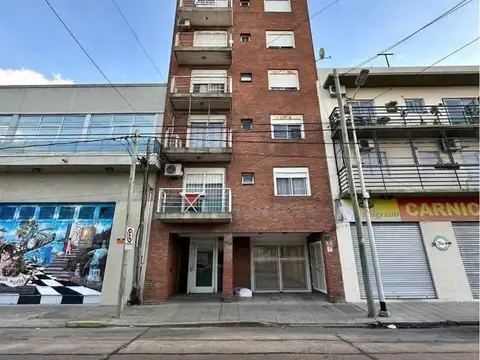 IIMPECABLE DPTO 2 AMBIENTES CON BALCON