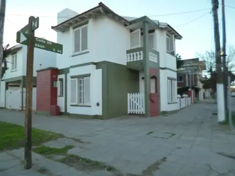 Casa 3 Ambientes a Metros de Plaza Pereyra